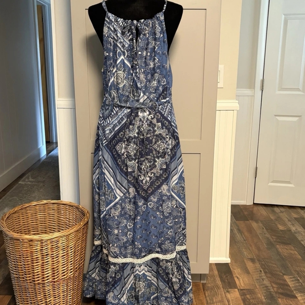 Blue Patterned Maxi Dress - Picture 3 of 4